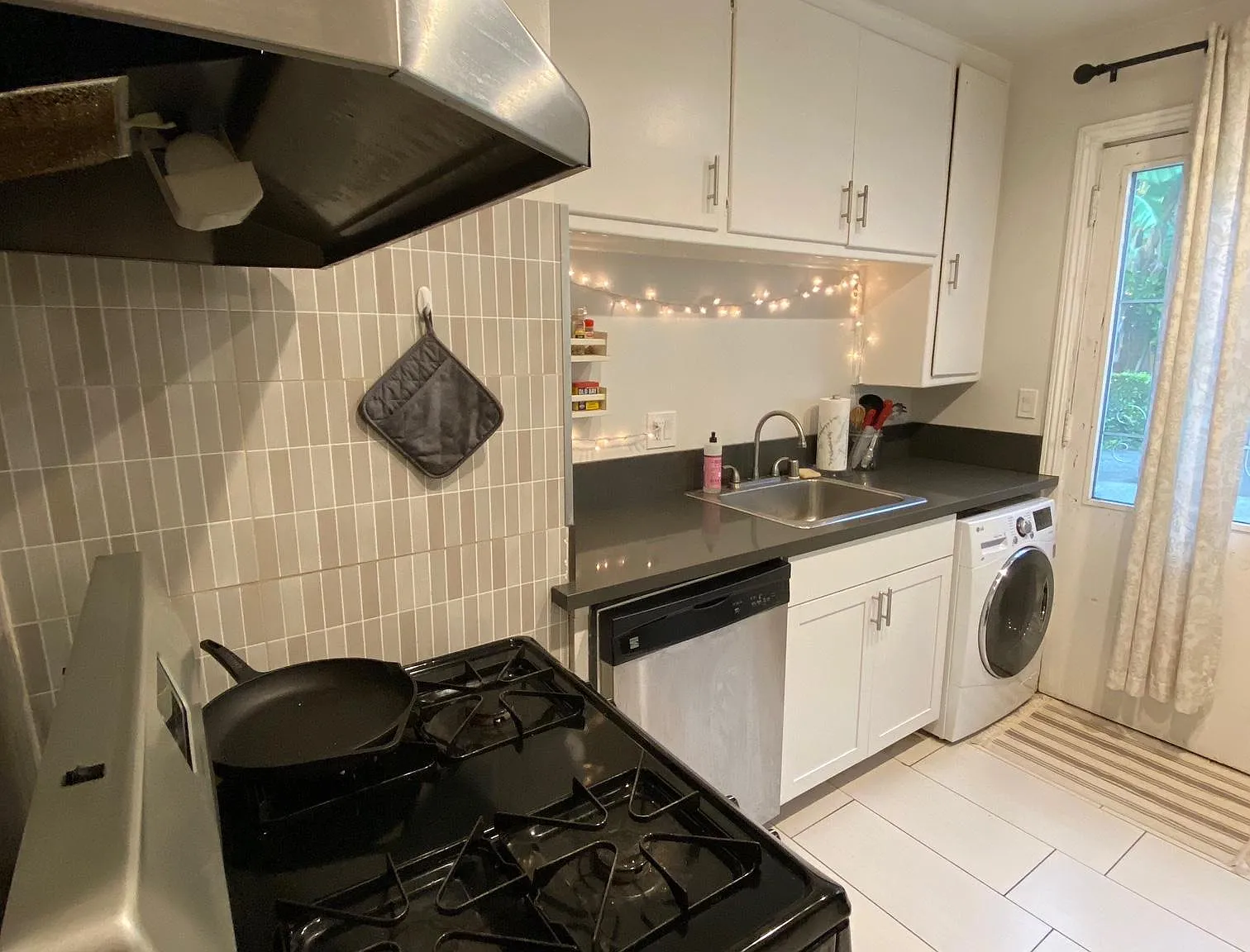Studio, 480 sqft, $1,645 — Photo 3