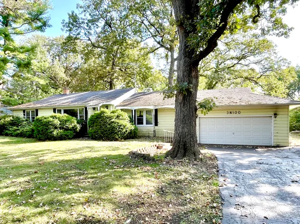 3N100 Lakewood Dr, West Chicago, IL 60185