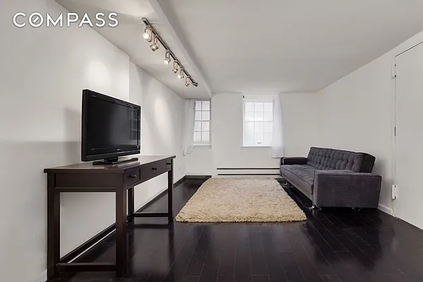 Sold by Compass | media 20
