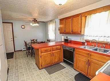 3rd image of 168 Cranwell Dr