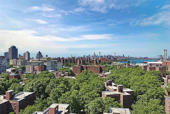 Rented by Red Apple Group | media 26