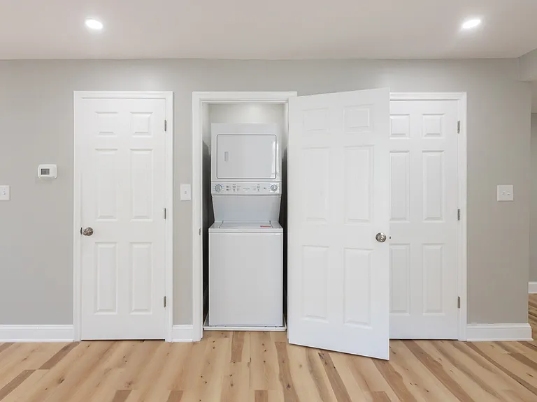 141 Hall St — Photo 3