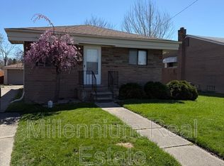101 Beyne St, Mount Clemens, MI