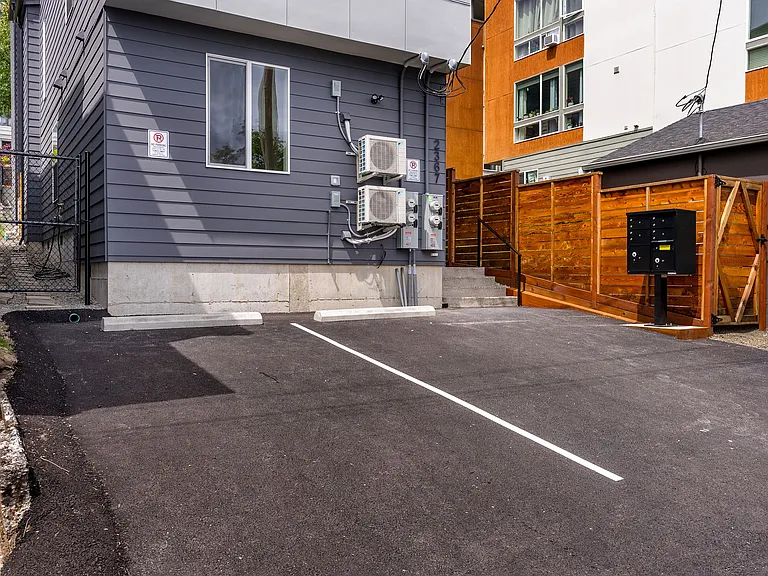 2367 Yakima Ave #D — Photo 11