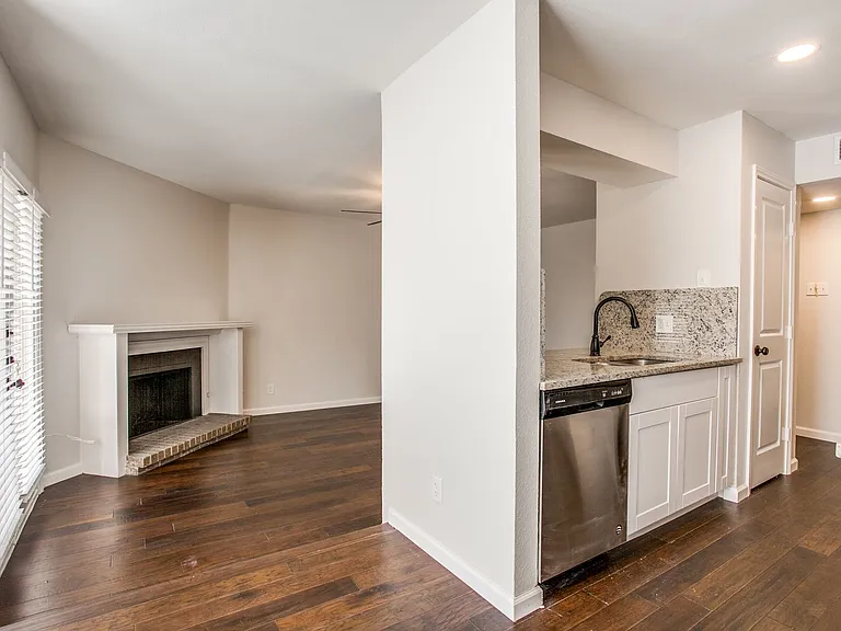 Creekside Condominumums — Photo 30