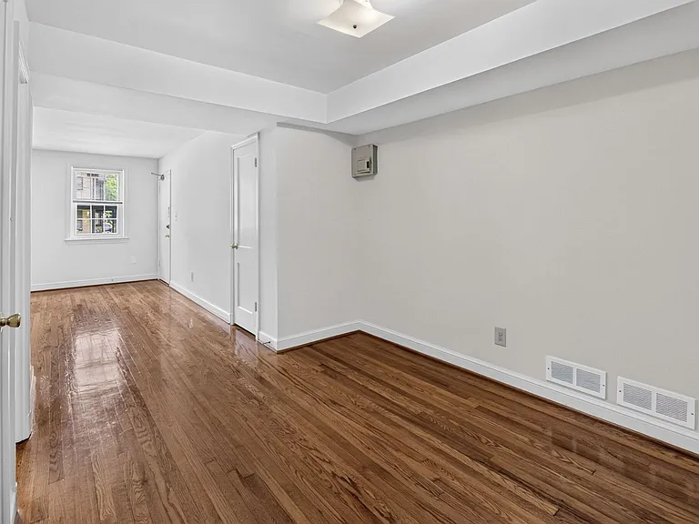 7812 Tilbury St #14 — Photo 5