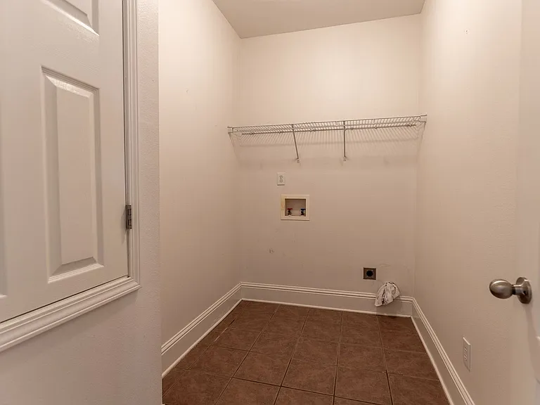 101 Normandy St — Photo 16