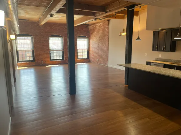535 Roosevelt Ave APT 511, Central Falls, RI 02863