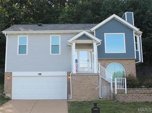 1511 Glenn Brooke Woods Cir, Ballwin, MO 63021