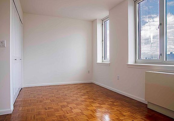 3rd image of 350 W 43rd St APT 26H