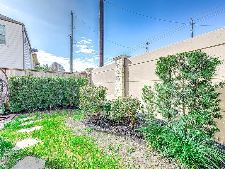 11027 Acorn Falls Dr — Photo 33