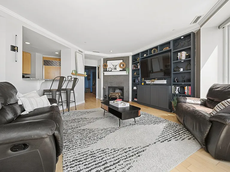 600 Harbor Blvd #870 — Photo 3
