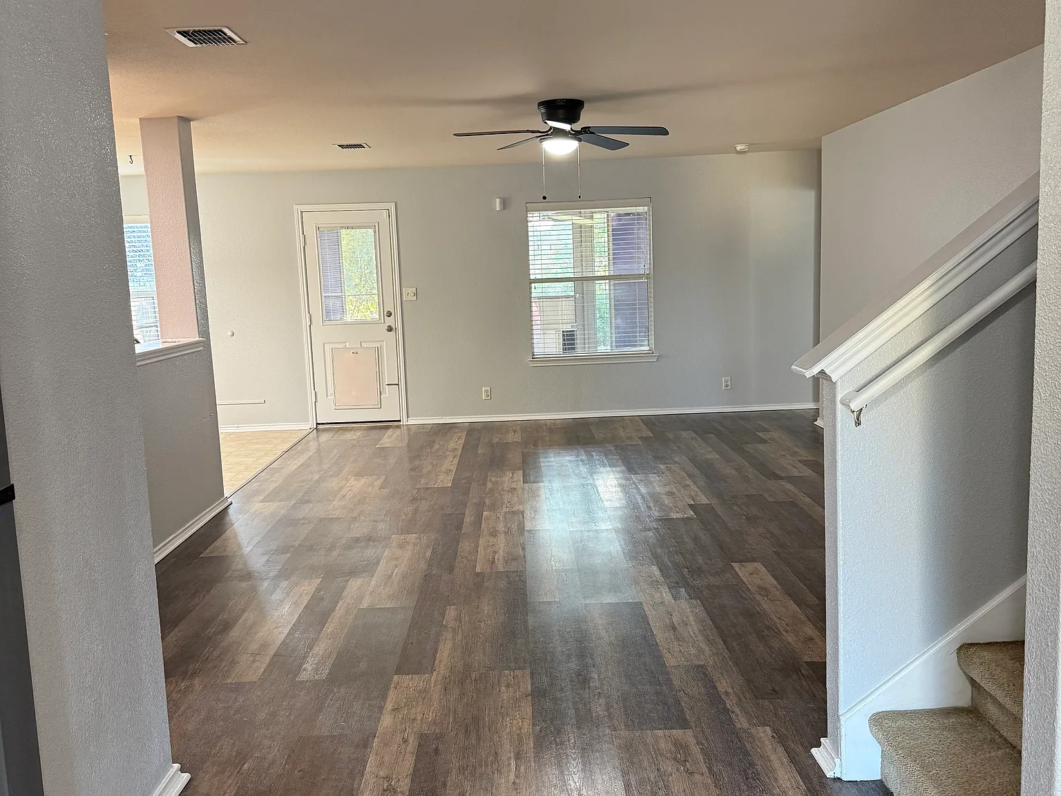 4 bed, 2.5 bath, 1934 sqft, $1,995 — Photo 2