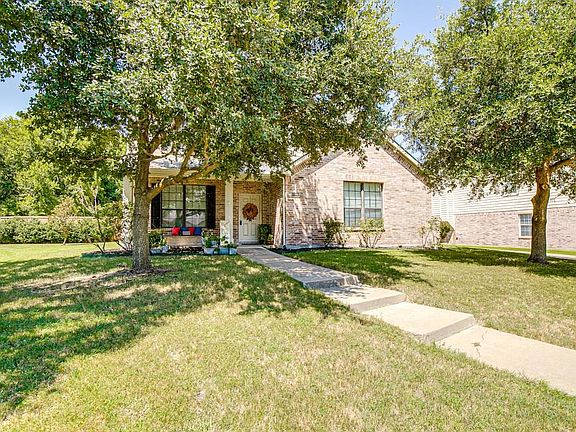3rd image of 3826 Juniper Hills Dr
