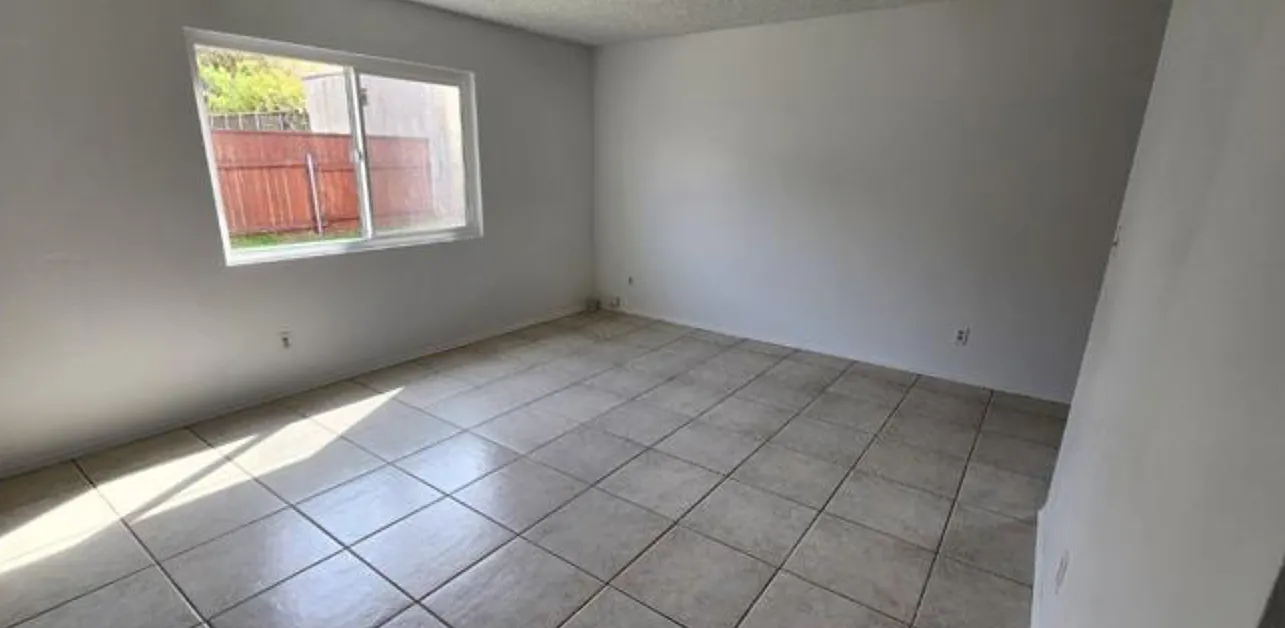 2 bed, 1.5 bath, 800 sqft, $2,300 — Photo 3