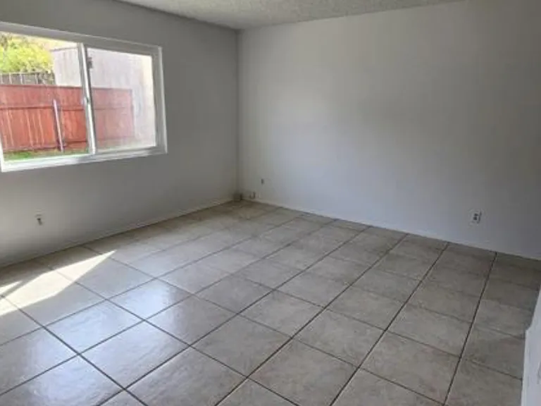 117 S Maple Ave #B — Photo 5