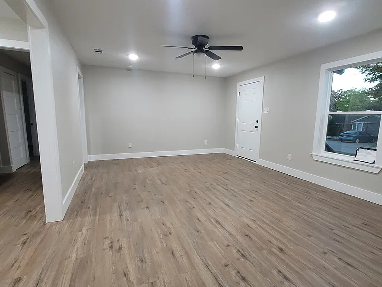 509 Medill St — Photo 16