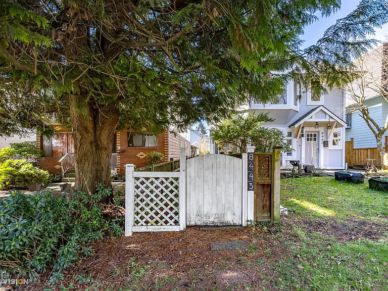 8443 Laurel St — Photo 1