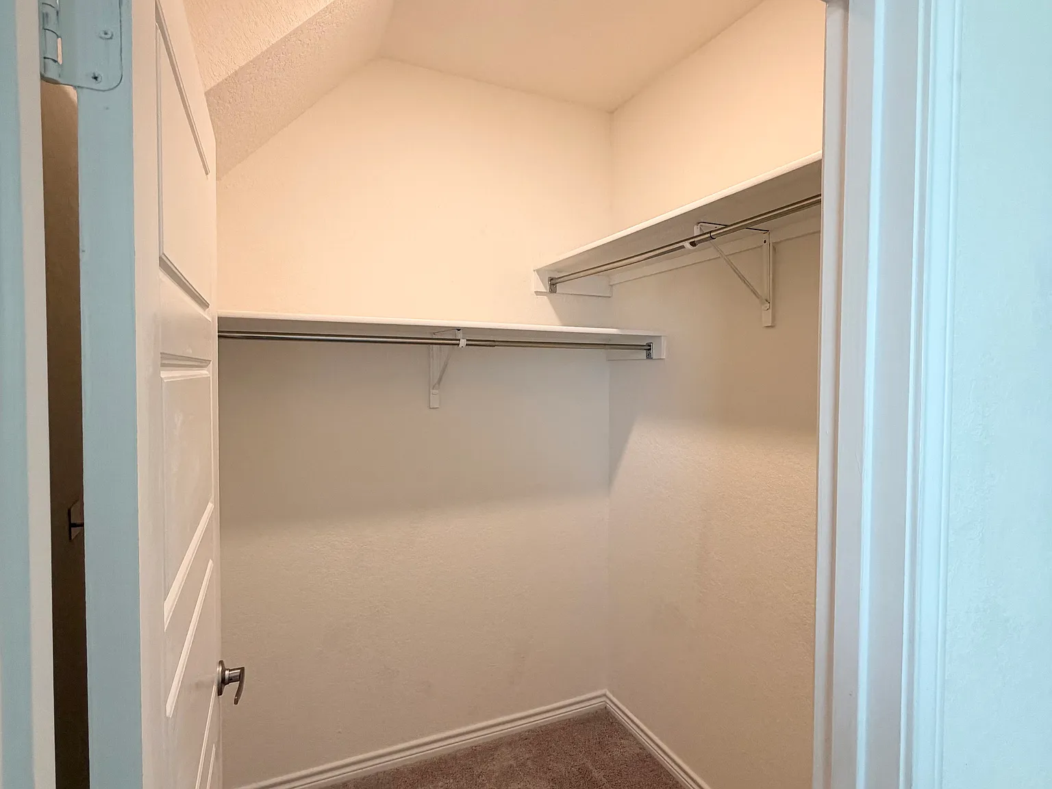 3 bed, 1417 sqft, $1,700 — Photo 4