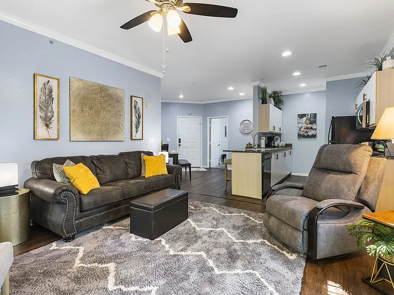 813 Holiday Rdg #H1 — Photo 14