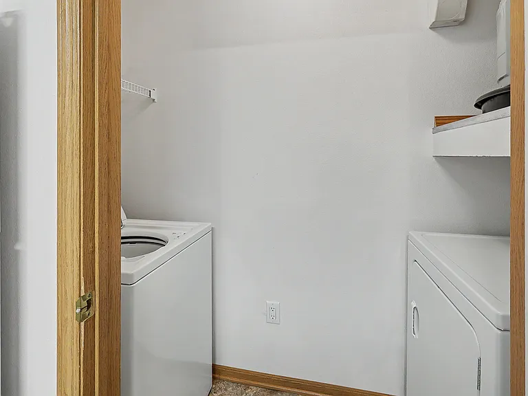 320 E 13th St #17 — Photo 7