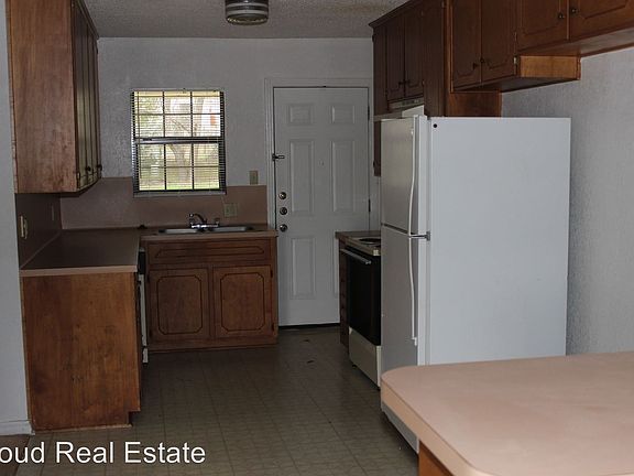 4th image of 606 Carrie Ave