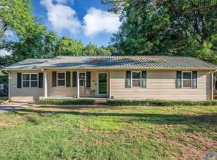 1826 Woodmont St SW, Hartselle, AL 35640