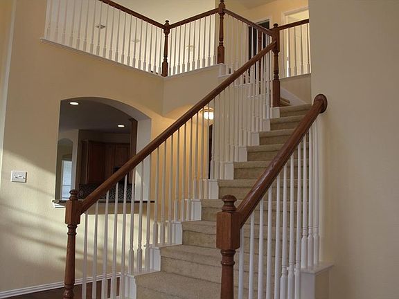 2nd image of 15129 Brooks Ln