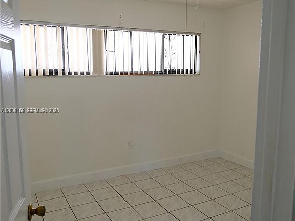 5th image of 650 NE 149th St APT 505F
