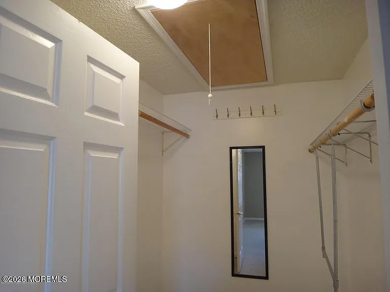 120 Des Moines Ct — Photo 6
