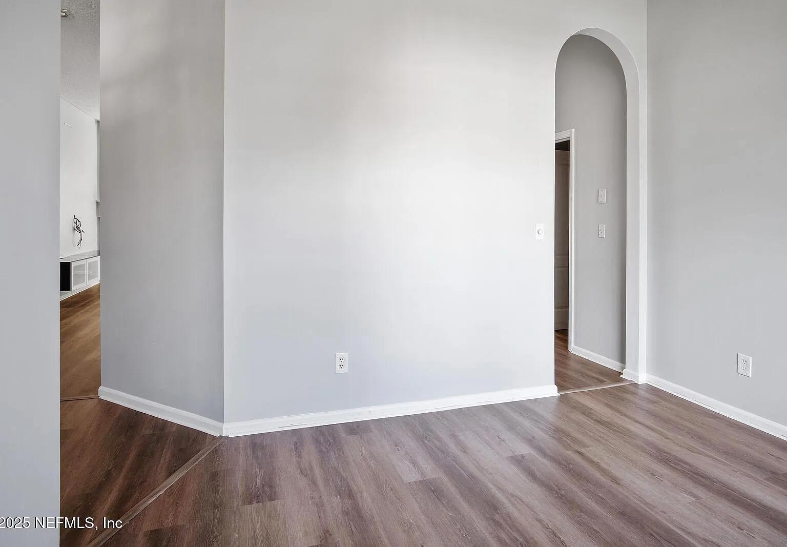 3 bed, 2.0 bath, 1919 sqft, $2,500 — Photo 4