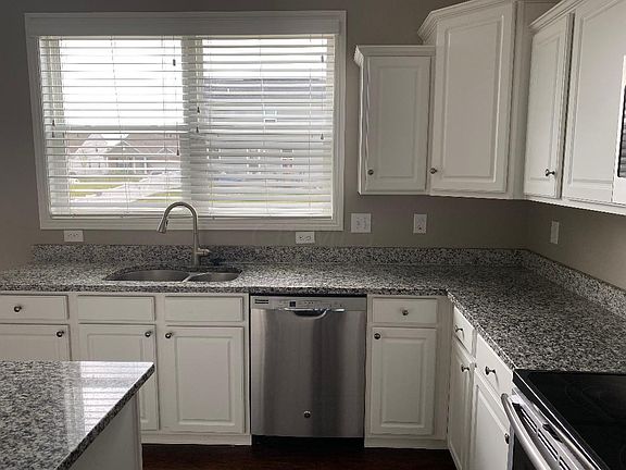 5th image of 294 Cloverhill Dr