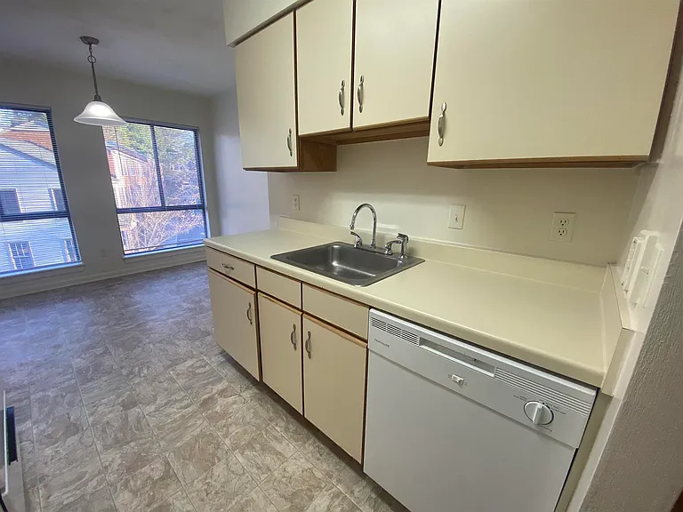 Princeton Circle West Apartments — Photo 78