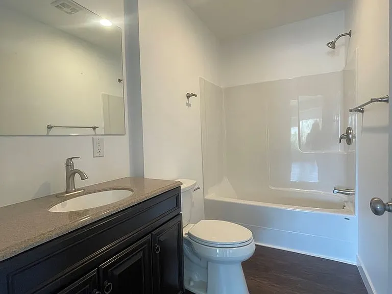 31 S Lee Ct — Photo 6