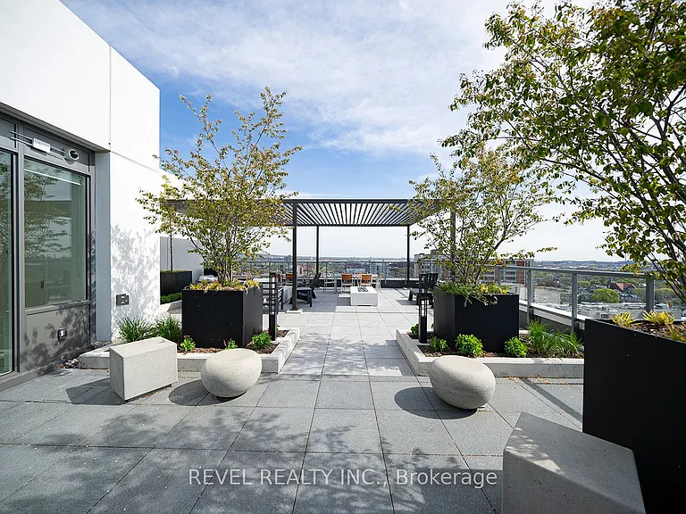 212 King William St #823 — Photo 17