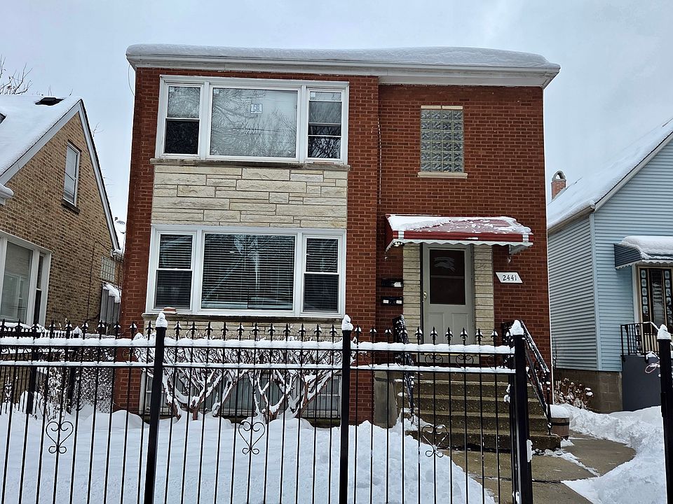 FRONT OF BUILDING (YARD IS GATED)