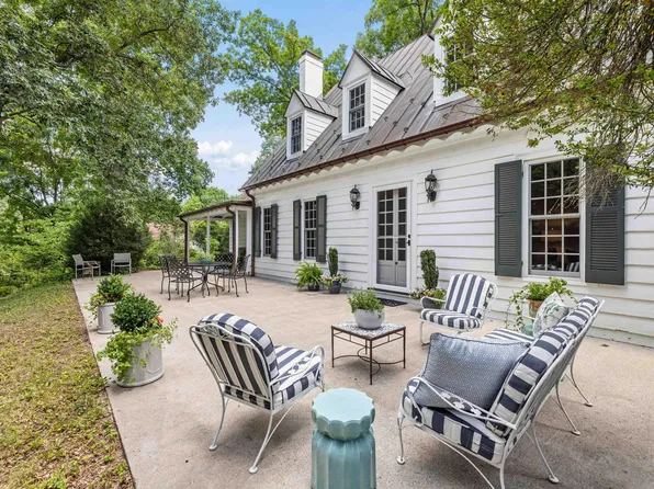 1868 Edgewood Ln, Charlottesville, VA 22903
