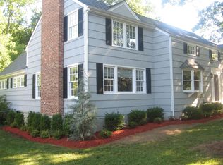 107 Hollow Tree Ridge Rd, Darien, CT 06820