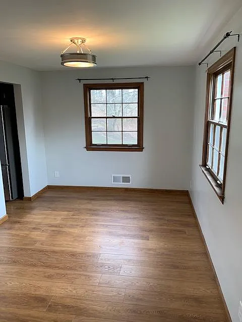 3 bed, 1.5 bath, 1213 sqft, $1,800 — Photo 4