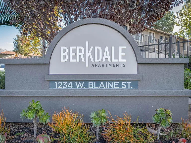 Berkdale Apartments — Photo 1