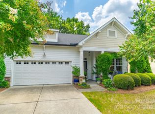 922 Knob Creek Ln, Tega Cay, SC 29708