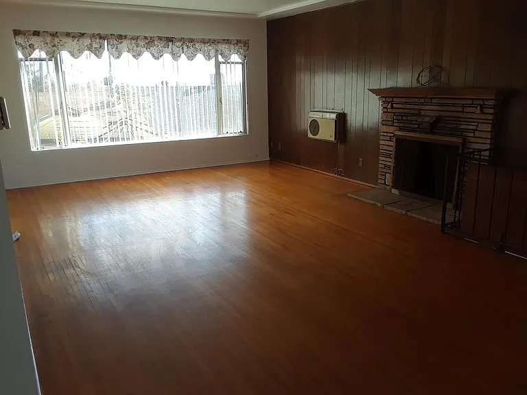 7137 Saranac St — Photo 15