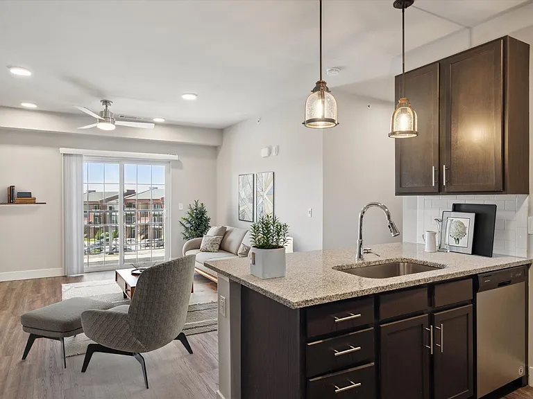 Metro - 1 Bed / 1 Bath - 783 Sq.Ft.