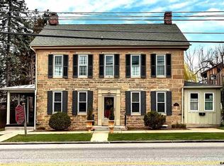 322 Lincolnway W, New Oxford, PA 17350