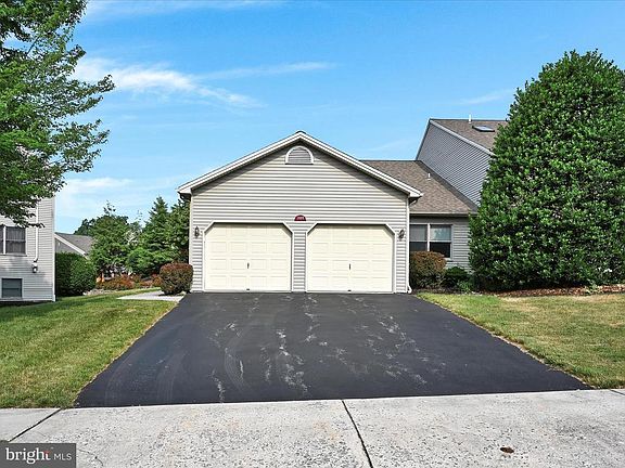 4th image of 1489 Maplewood Dr