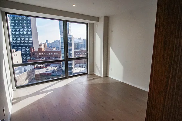 Rented by Chase Global Realty Corp | media 12