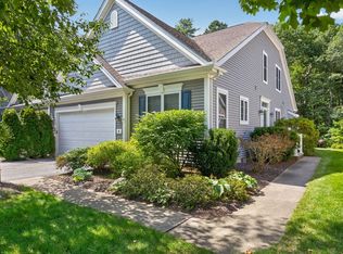 6 Autumn Gln, Plymouth, MA 02360