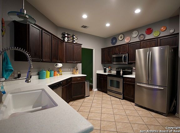 3rd image of 20606 View Mdw
