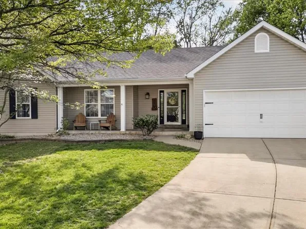 22 Eagle Spur Ct, Saint Charles, MO 63303