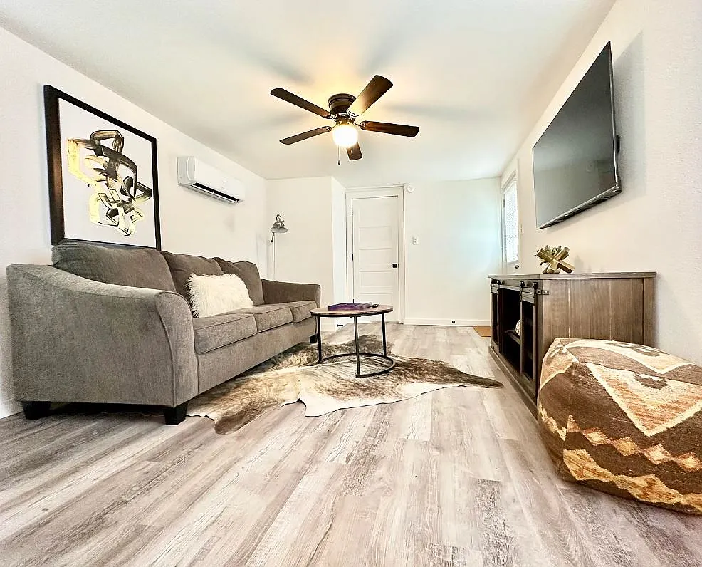 1 bed, 968 sqft, $1,250 — Photo 2